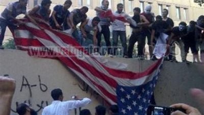 خبير سياسى : مقتل السفير الأمريكي في ليبيا فعل مشين!