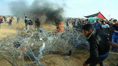 غزة: 350 مصابا في «جمعة عمال فلسطين»