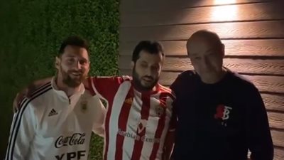 عمرو أديب ينشر فيديو لتركي آل الشيخ بصحبة ميسي ومنتخب الأرجنتين