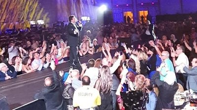 هاني شاكر يتألق في أولى حفلاته بأمريكا (صور)