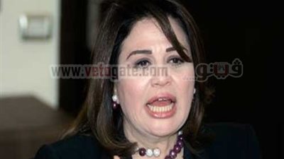 إلهام شاهين تطالب بإغلاق قناة 