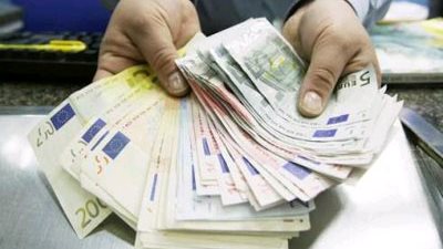 «اليورو» يرتفع 6 قروش.. والدولار يسجل 7.83 جنيهات