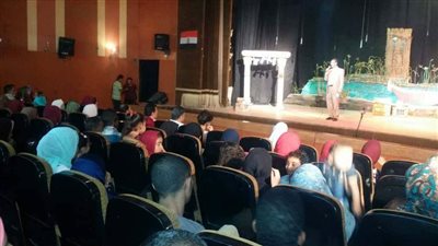 فرقة أسوان المسرحية تواصل عرض «إيزيس» (صور)