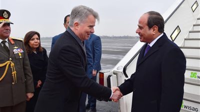 4 صور ترصد وصول السيسي برلين للمشاركة في اجتماعات مجموعة الـ20 وأفريقيا