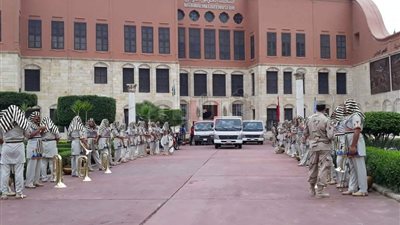 بدء مراسم نقل عجلة توت عنخ آمون إلى المتحف الكبير