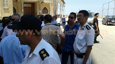 بالصور.. محافظ بورسعيد يقود حملة لإزالة الإشغالات بحي المناخ