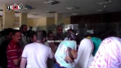 بالفيديو.. إقبال على «بريد الوراق» لسحب استمارات شقق «الإسكان»