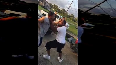 مشادة كلامية بين رجلين تنتهى بمشاجرة عنيفة (فيديو)