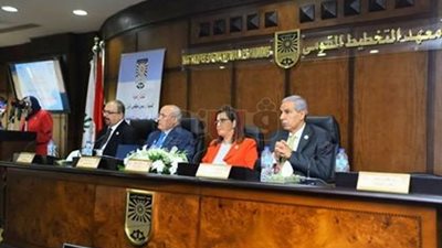وزير الصناعة: خفض عجز الميزان التجاري بنسبة 35 %