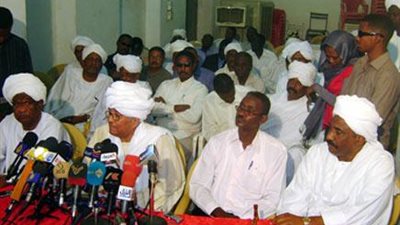 الأحزاب السودانية ترفض إجراء استفتاء 