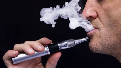 التحول من السجائر إلى التدخين الإلكتروني أفضل لصحة القلب