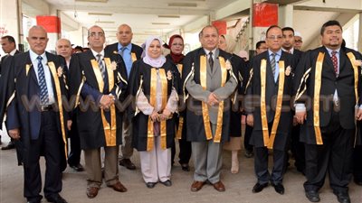 بالصور.. «أسنان طنطا» تحتفل بتخريج أول دفعة للطلاب الماليزيين
