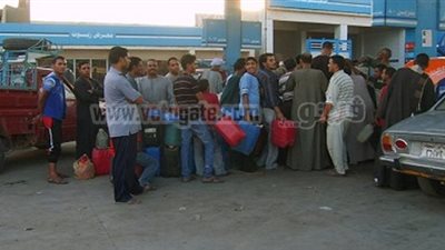 سائقو الغربية يهددون بإضراب عام  بسبب اختفاء السولار