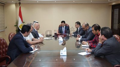 وزير الرياضة يناقش استعدادات ماراثون زايد الخيري