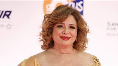 إلهام شاهين ونهال عنبر في كواليس 