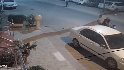 محاكمة مقاول شهير بالمنصورة حطم سيارة مستشار | فيديو وصور