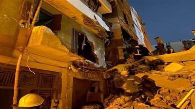 مصرع 3 أشخاص والبحث عن مفقودين في انهيار عقار بروض الفرج