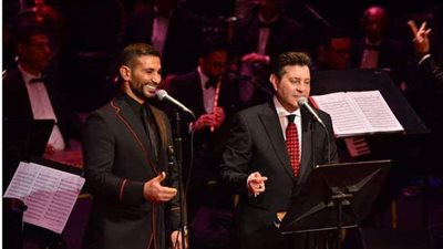 من علي الضحكاية إلى يا بخته.. هاني شاكر وسعد يفاجئان جمهور الأوبرا بحفل عيد الحب | صور