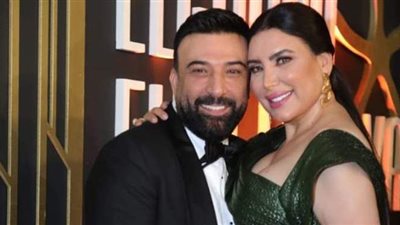 عبير صبري: جوزي بيغير عليا لدرجة النكد.. والزوج: ملابسها السبب | فيديو