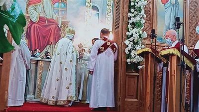 وصول البابا تواضروس لكنيسة مارجرجس لتدشين مذابح وأيقونات بالكنيسة| صور