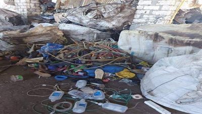 ضبط مصنع لإنتاج البلاستيكات من النفايات الخطرة بطوخ