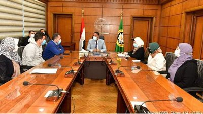 محافظ الدقهلية يبحث استكمال طريق رافد جمصة وتنفيذ حارة ثالثة