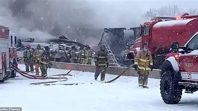 وقوع إصابات بحادث تصادم حافلات بأمريكا بسبب تغطية الثلوج للطرق