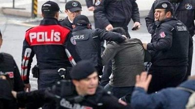 شملت 718 شخصا.. تركيا تشن حملة اعتقالات واسعة