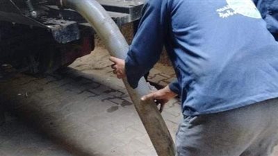 تطهير شبكة الصرف الصحي بالبحر الأعظم والفتح بالجيزة | صور