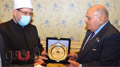 4 صور ترصد تكريم وزير الأوقاف من لجنة الدفاع بالبرلمان