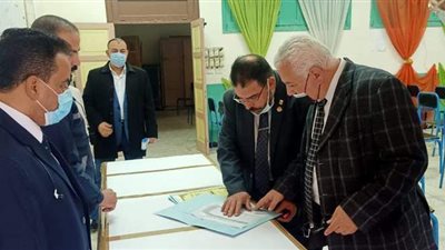وكيل تعليم الإسكندرية يتابع اختيار رؤساء لجان الثانوية العامة