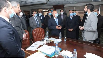 تفاصيل زيارة وزير النقل لهيئة الأنفاق