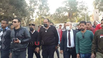 للأسبوع الثاني.. حملات لتطهير شوارع عين شمس من الباعة الجائلين | صور