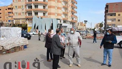 محافظ الوادى الجديد يتابع أعمال تطوير ميدان البساتين بالخارجة