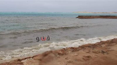 تغير لون مياه شواطئ مطروح بسبب الأمطار | فيديو