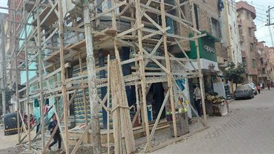 جيران المتهمان بعرض طفلتهما للبيع مقابل ٥٠ ألف جنيه.. يكشفوا الأسباب