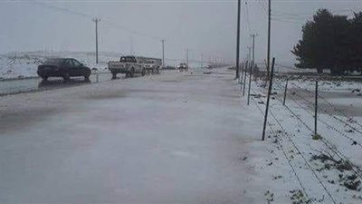 الثلوج تغطي عدة مناطق في شرق ليبيا | صور