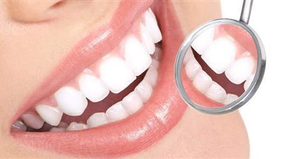 10 أطعمة تتسبب في اصفرار أسنانك