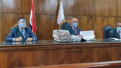 أصابه الإهمال الطبي بفيروس سي.. القضاء ينتصر لمريض حقن بسرنجات غير معقمة في المستشفى.. ويقضي بعلاجه على نفقة الدولة