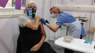 انخفاض وفيات كورونا في المملكة المتحدة 24٪