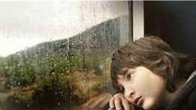 تفسير رؤية البحث عن شيء ضائع  في المنام وعلاقته بالشعور بالوحدة