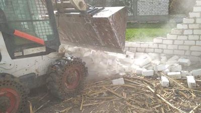 إزالة 13 تعد بالبناء على الأراضي الزراعية بديرمواس في المنيا