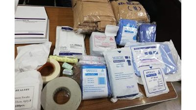 مصادرة 8400 قطعة مستلزمات طبية مجهولة المصدر داخل شركة بالقاهرة