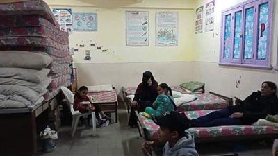 تزامنا مع أليسكا 2.. مأساة سكان عقار كرموز المائل داخل الإيواء| صور