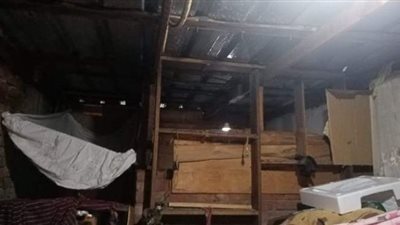 موجة الصقيع كشفت عنها.. مأساة أسرة تصارع الموت بردا في منزل بدون سقف بدمياط | فيديو