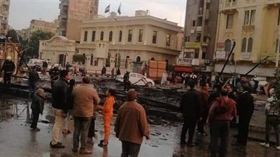 النيران التهمته بالكامل.. إخماد حريق داخل منفذ أمان بالسيدة زينب | صور