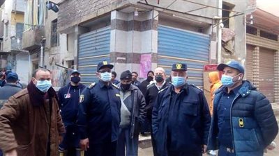 سقوط بلكونة عقار في المنصورة بسبب سوء الطقس | صور