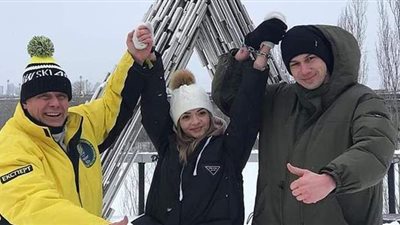 لاختبار حبهما.. زوجان يربطان بعضهما بسلاسل حديدية لمدة 3 أشهر | صور