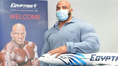 الطيران المدني يحتفل بالبطل العالمي بيج رامي