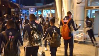 بعثة راسينج كلوب تصل القاهرة استعدادا لمواجهة بيراميدز /صور